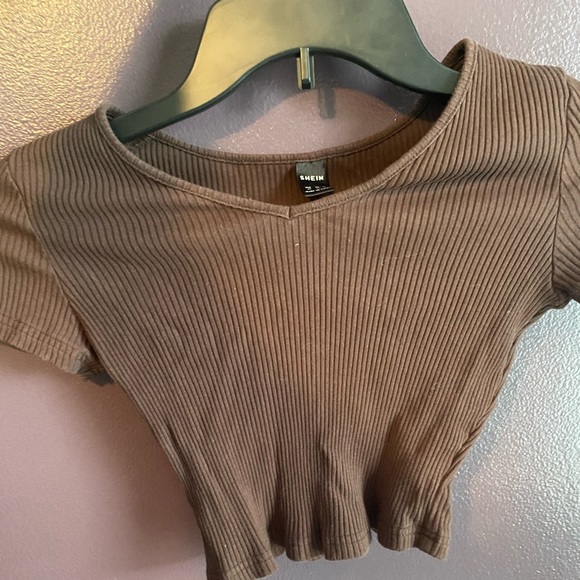 Brown cropped v-neck t shirt - Picture 1 of 2